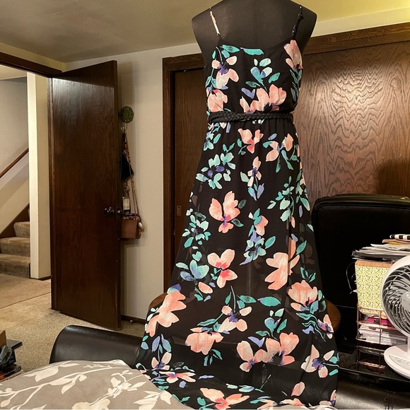 Juniors • Candies Floral High Low Belted Dress • Medium - Picture 4 of 12